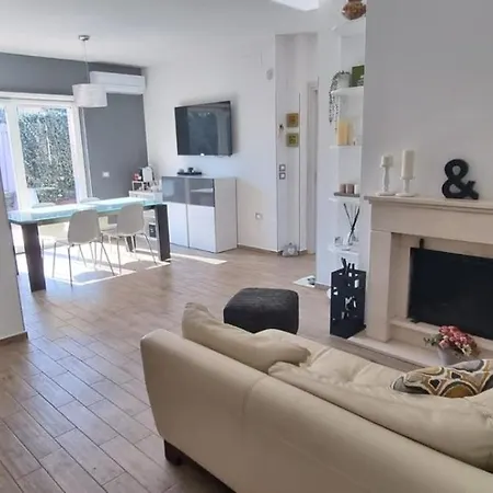 Apartment Con Giardino E Giava